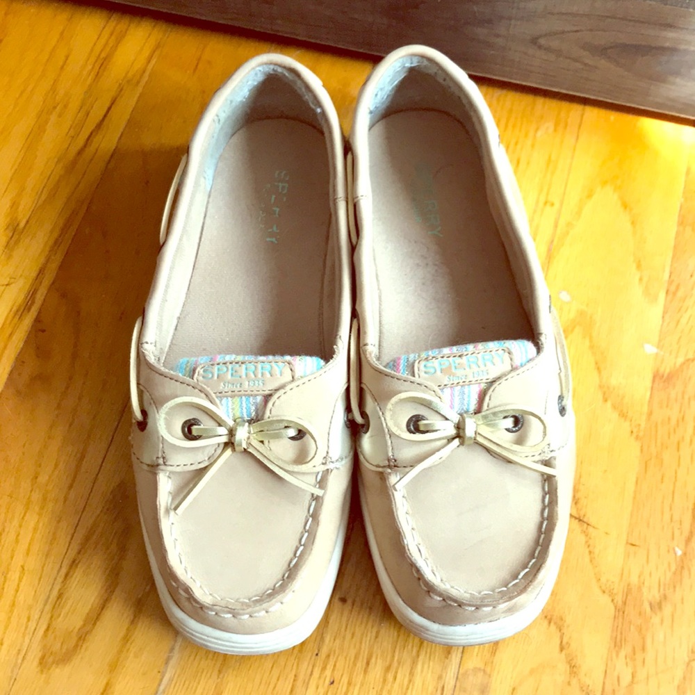 Sperry boat shoes size 6